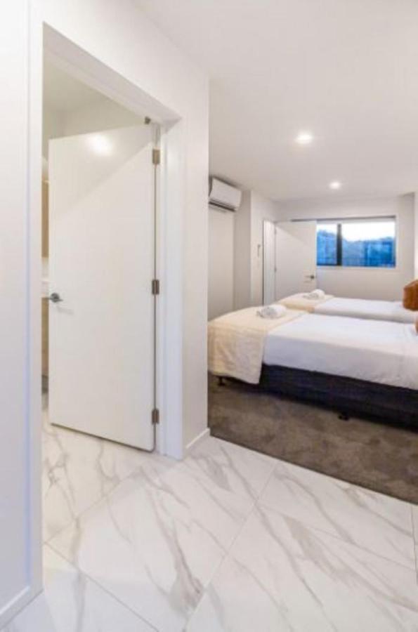 Front Abode- 2 Bed 2 Bath *