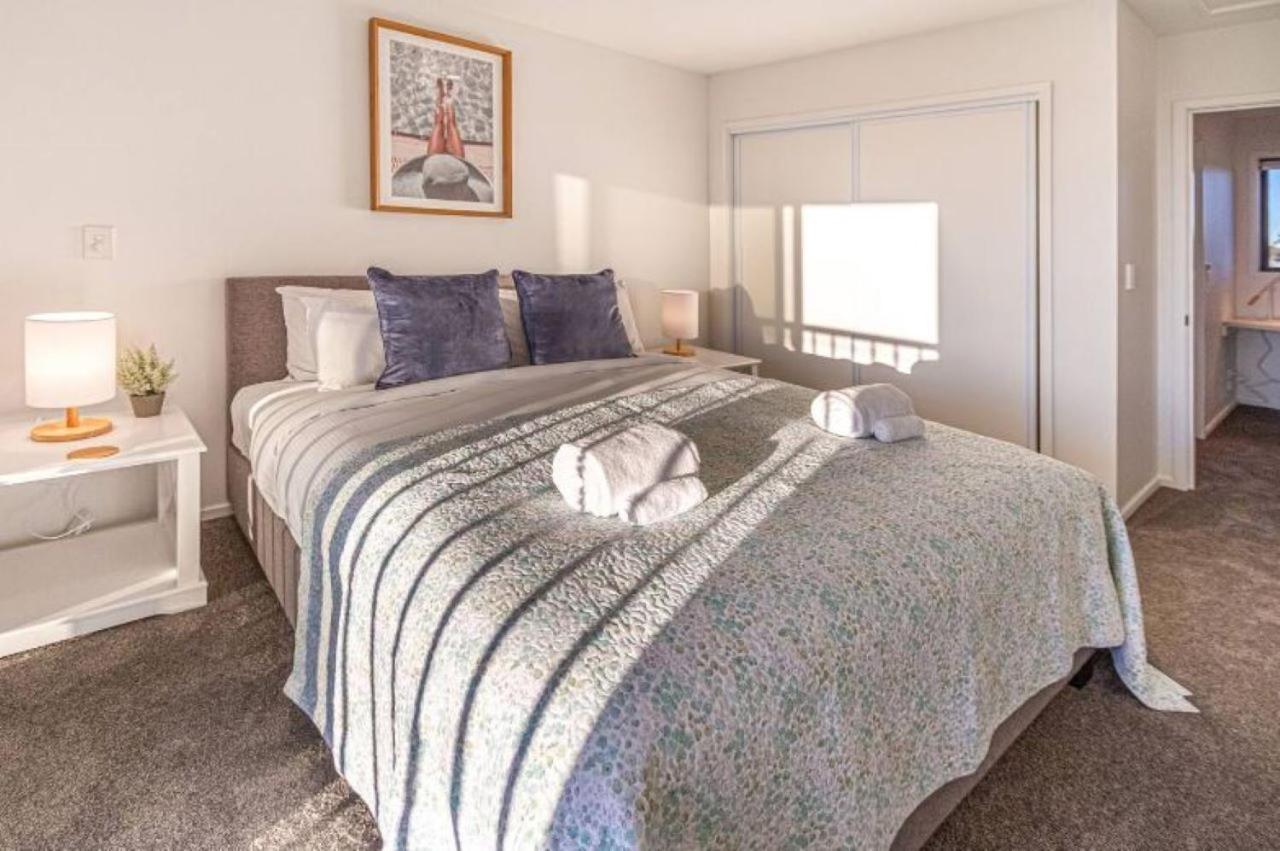 Front Abode- 2 Bed 2 Bath