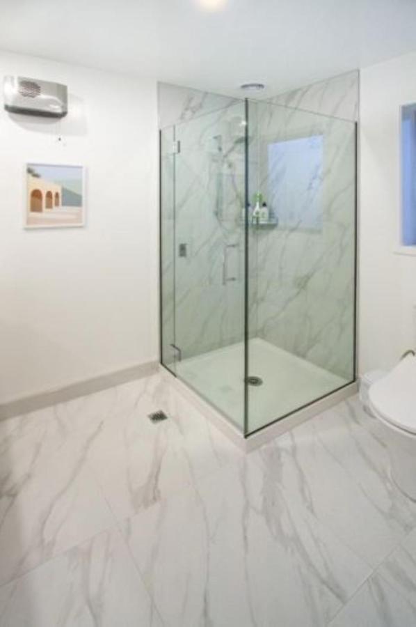 Front Abode- 2 Bed 2 Bath Apartment