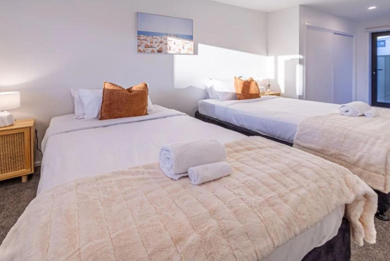 Front Abode- 2 Bed 2 Bath *