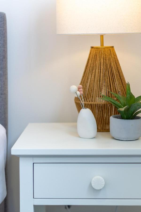 Sanctuary Close To The With Sofa Bed Apartment Christchurch