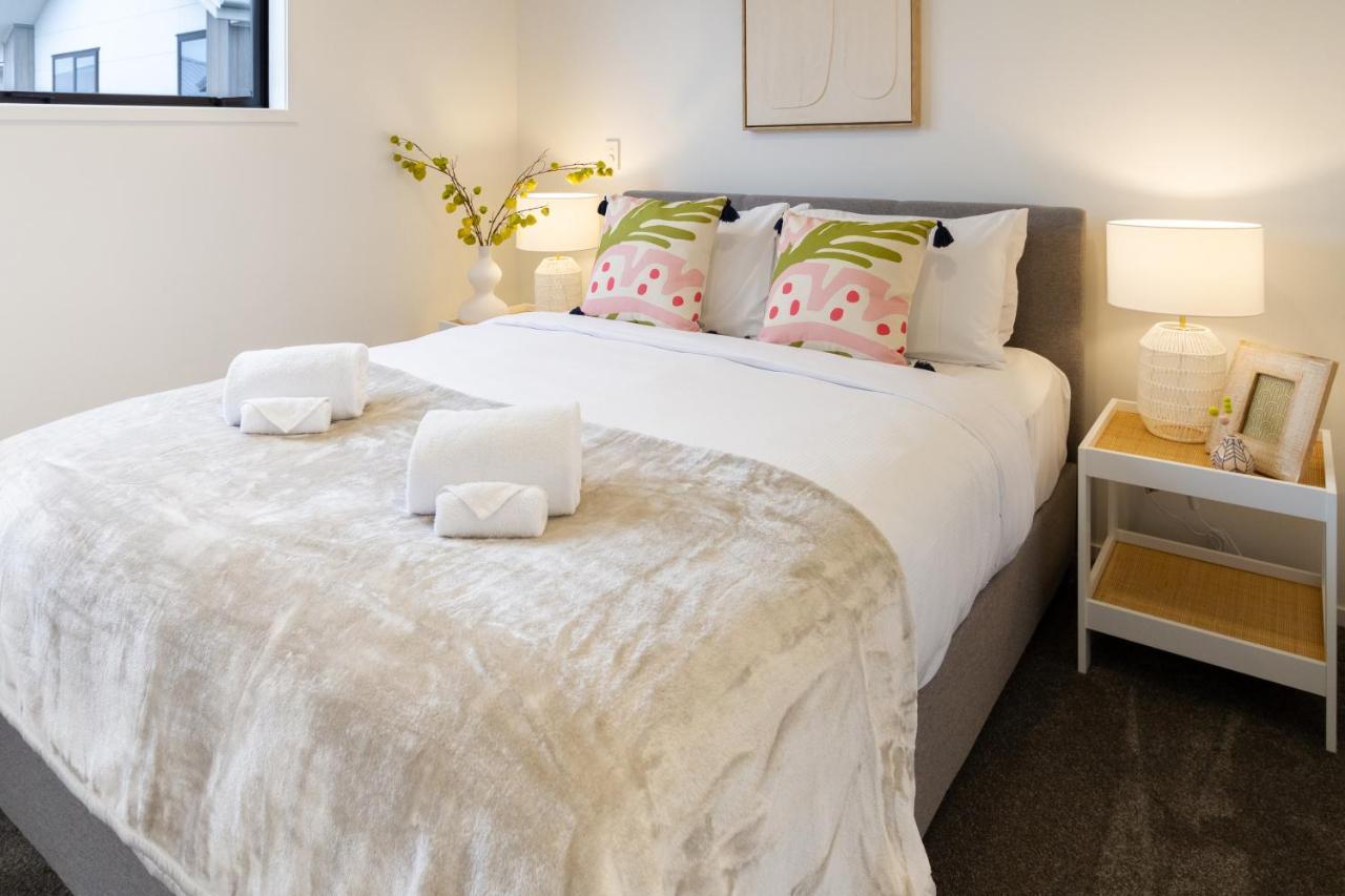 Apartment Sanctuary Close To The With Sofa Bed *