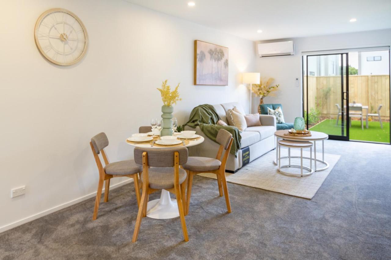 Sanctuary Close To The With Sofa Bed Apartment