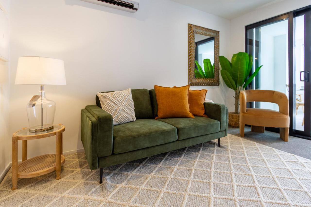 Heart Of Cbd Hideaway 2bed 1 Bath Apartment
