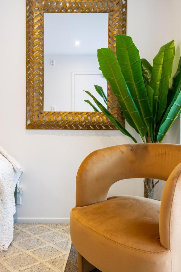 Heart Of Cbd Hideaway 2bed 1 Bath Apartment Christchurch