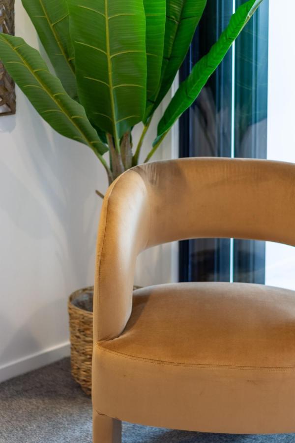 Heart Of Cbd Hideaway 2bed 1 Bath Apartment Christchurch