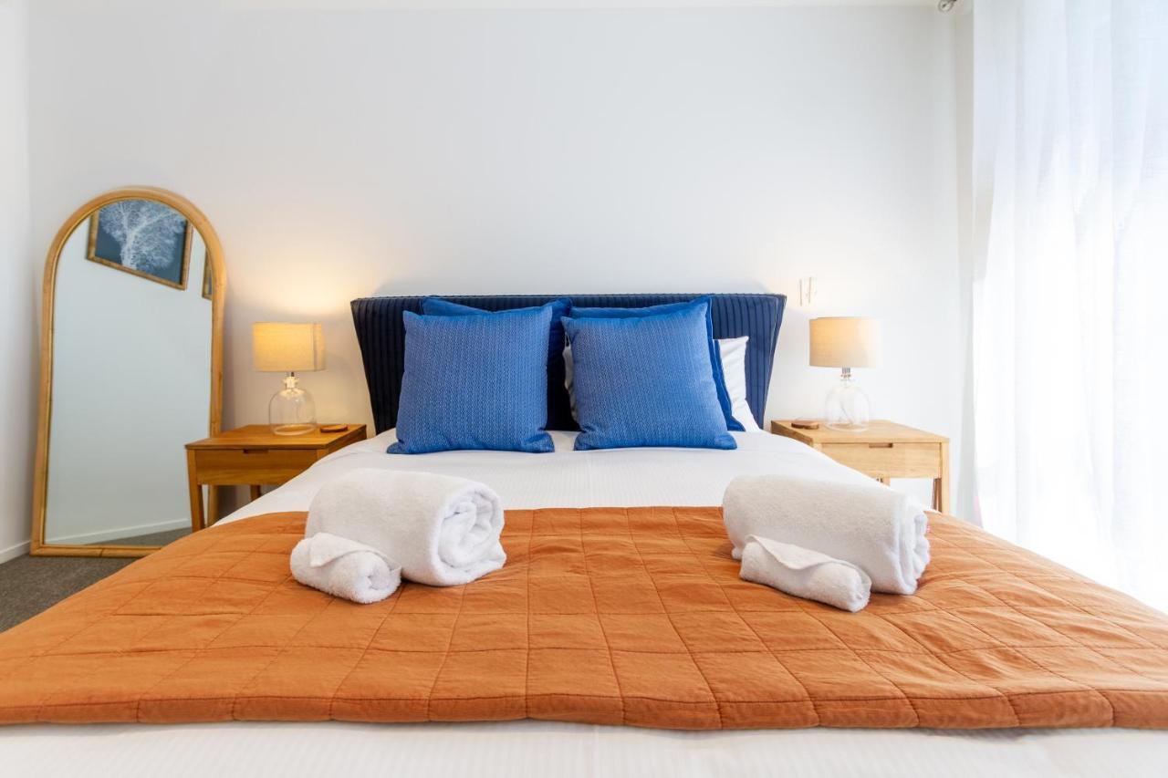Heart Of Cbd Hideaway 2bed 1 Bath Apartment