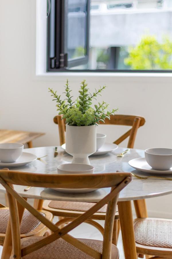 Heart Of Cbd Hideaway 2bed 1 Bath Apartment Christchurch