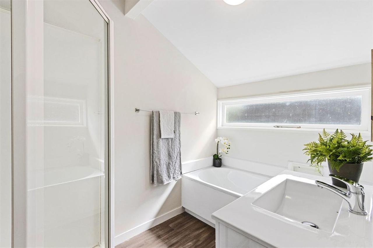 3bdrm House W/ Carpark Christchurch