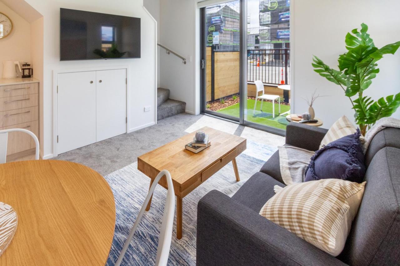 Modern, Convenient, Central: 1 Bedroom Loft *