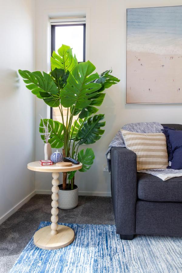 Modern, Convenient, Central: 1 Bedroom Loft * Christchurch