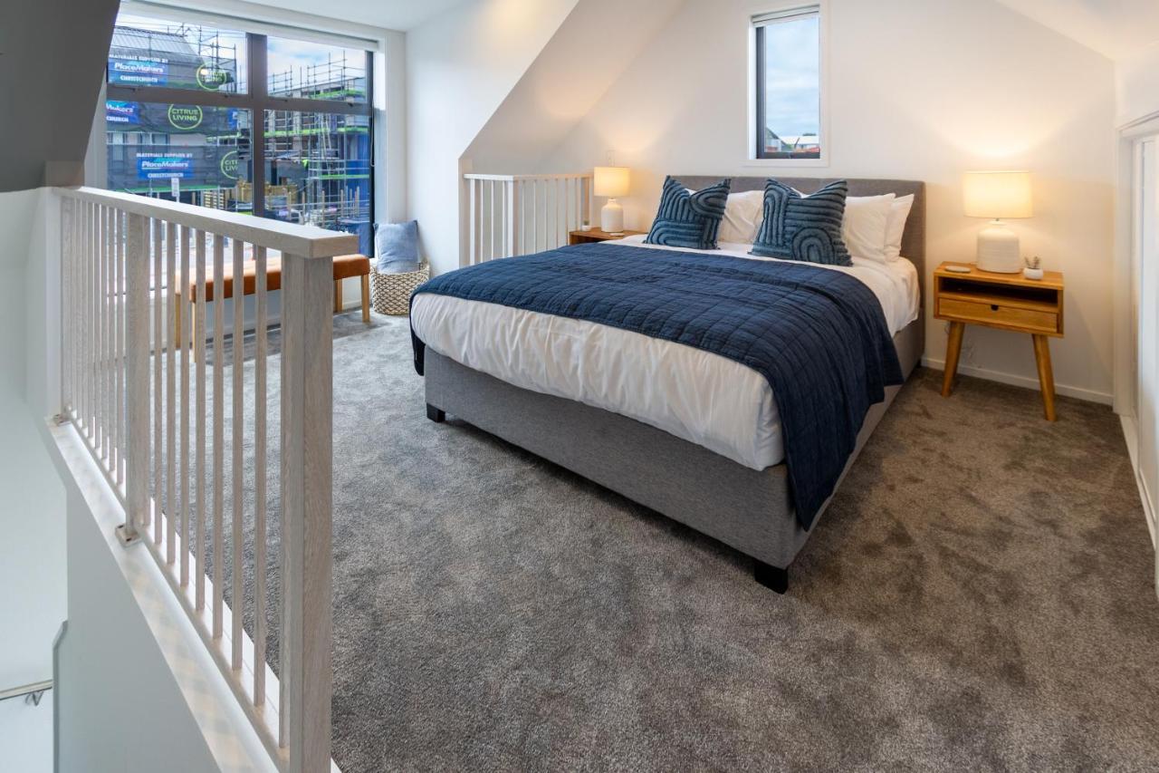 Modern, Convenient, Central: 1 Bedroom Loft Apartment Christchurch