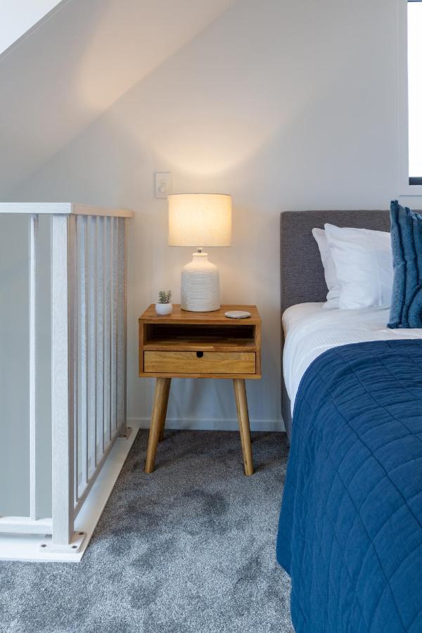 Modern, Convenient, Central: 1 Bedroom Loft *