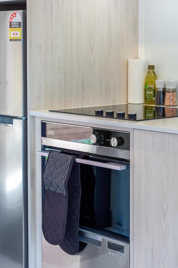Modern, Convenient, Central: 1 Bedroom Loft *