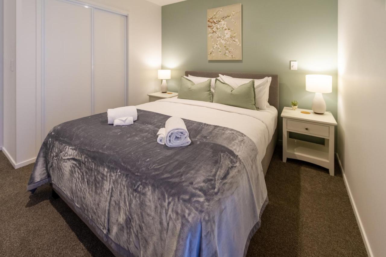 Cbd Gem: Walk To Everything, 3 Bedroom 2 Bath Apartment *