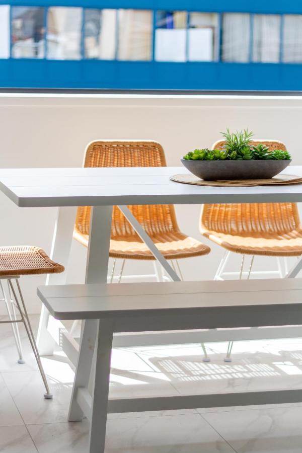 Cbd Gem: Walk To Everything, 3 Bedroom 2 Bath Apartment *