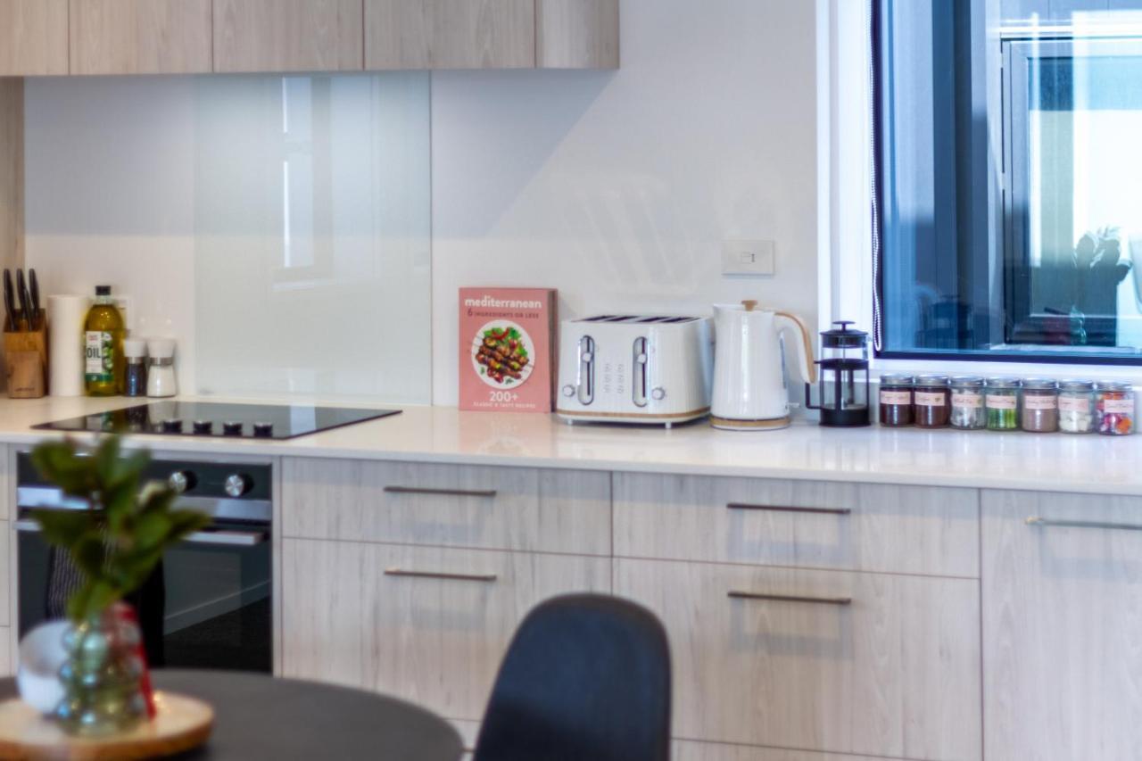 Cbd Gem: Walk To Everything, 3 Bedroom 2 Bath *