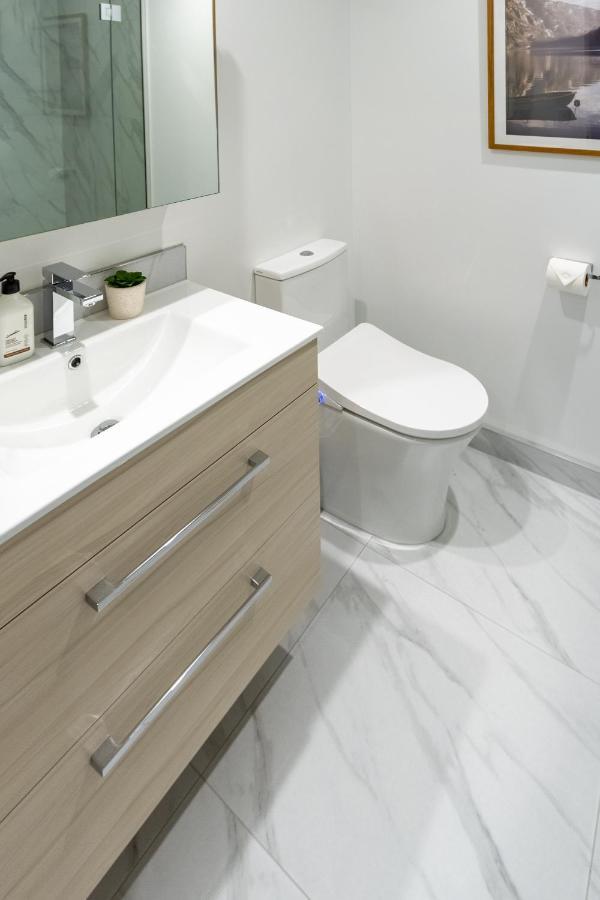Apartment In The Heart Of It All: 2 Bed Cbd Townhouse