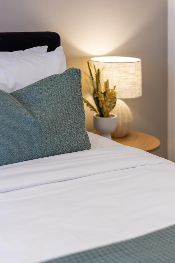 In The Heart Of It All: 2 Bed Cbd Townhouse Apartment