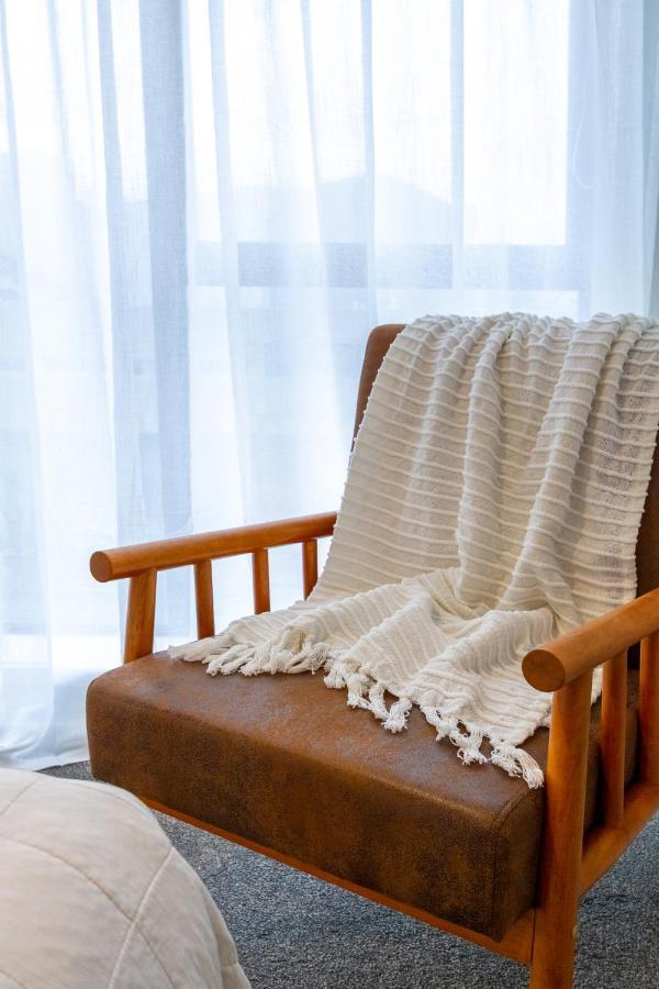 Apartment In The Heart Of It All: 2 Bed Cbd Townhouse Christchurch