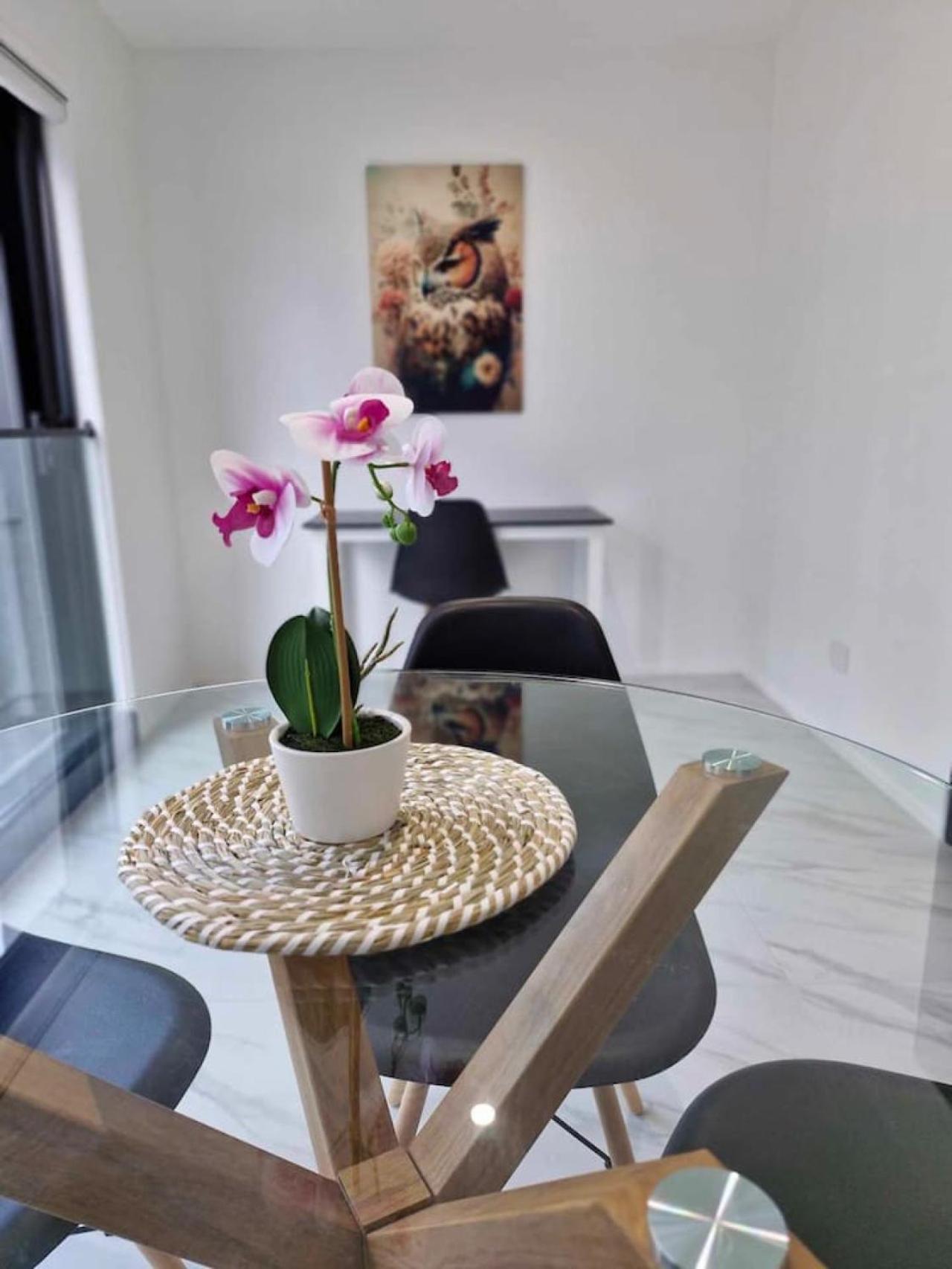 Apartment Salisbury 8 *