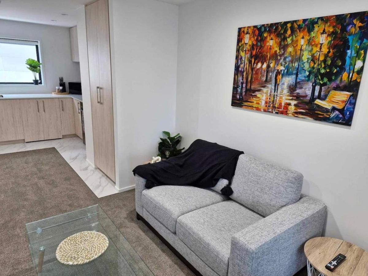Salisbury 7 *