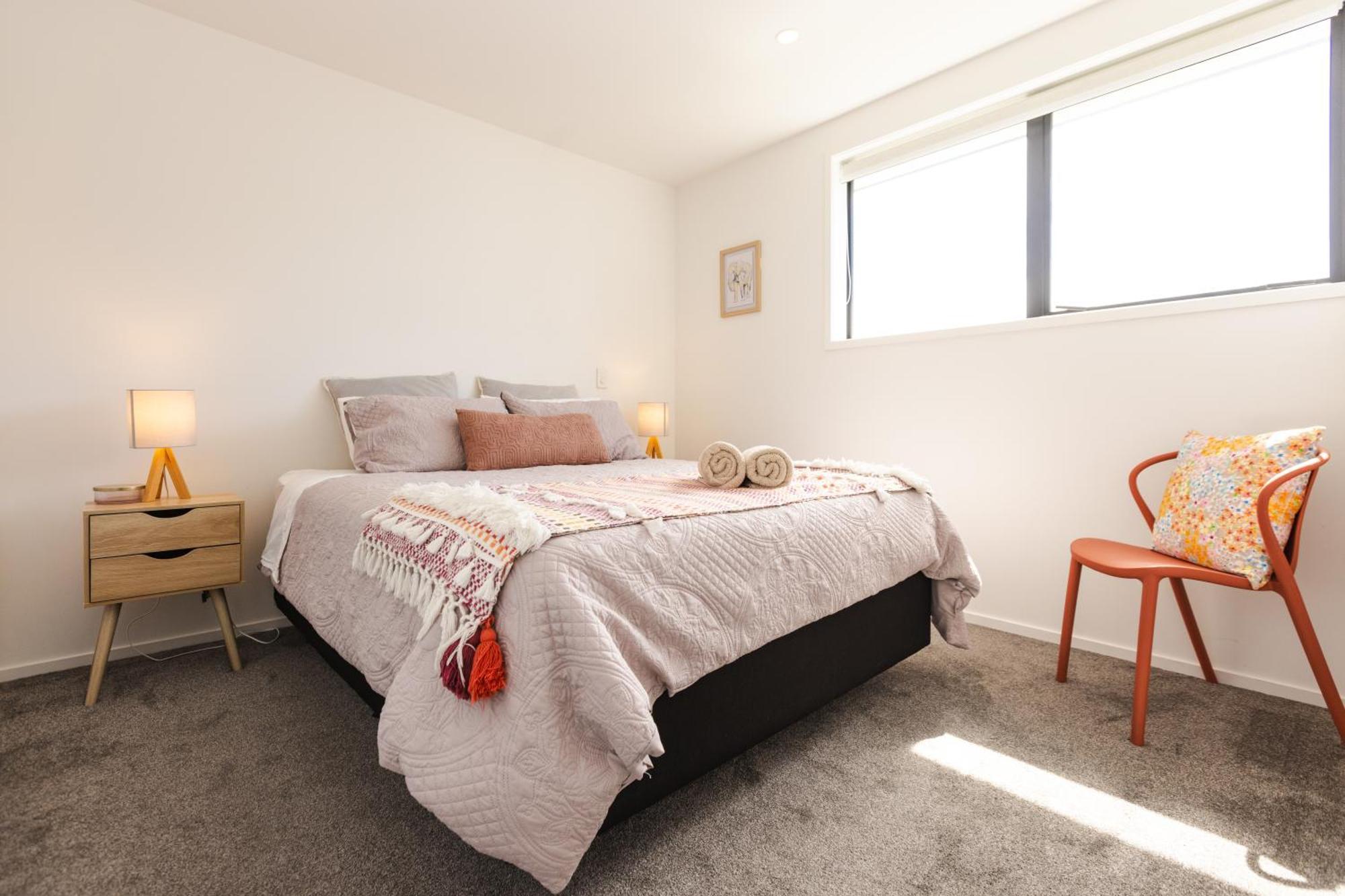 Modern 2 Bedroom By Hagley Park Holiday home