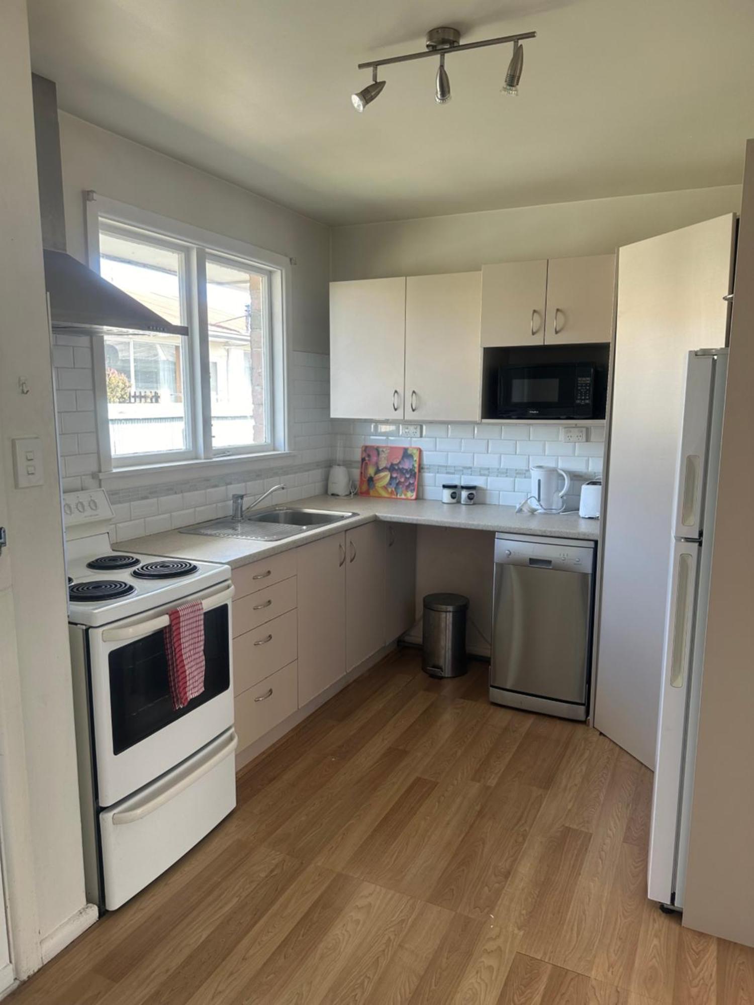 Spacious 1-Bedroom 1960 Unit Close To City With Public Transport Right At The Doorstep Apartment *