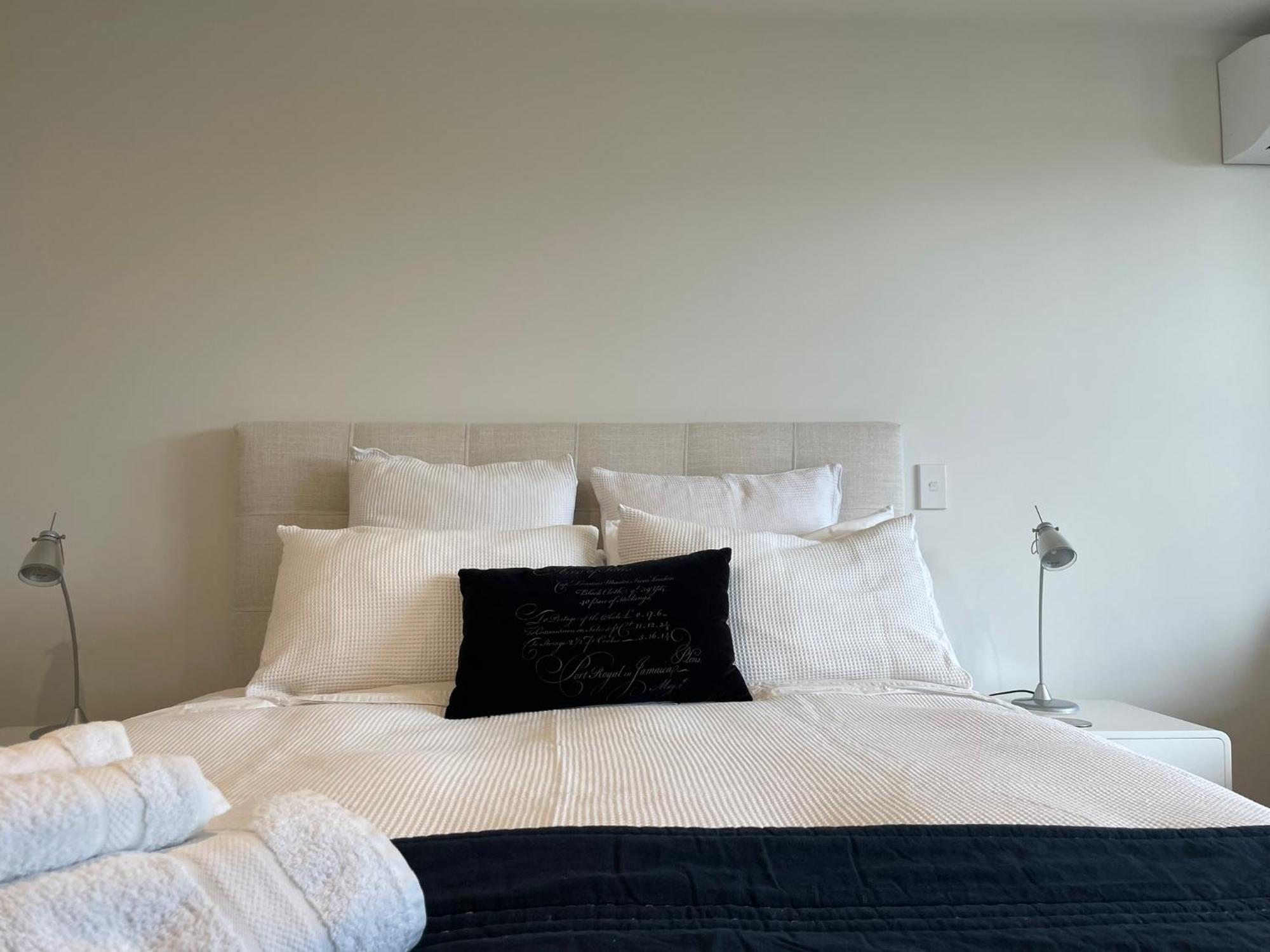Luxury 1 Bedroom In Cbd Close To Convention Centre Apartment *
