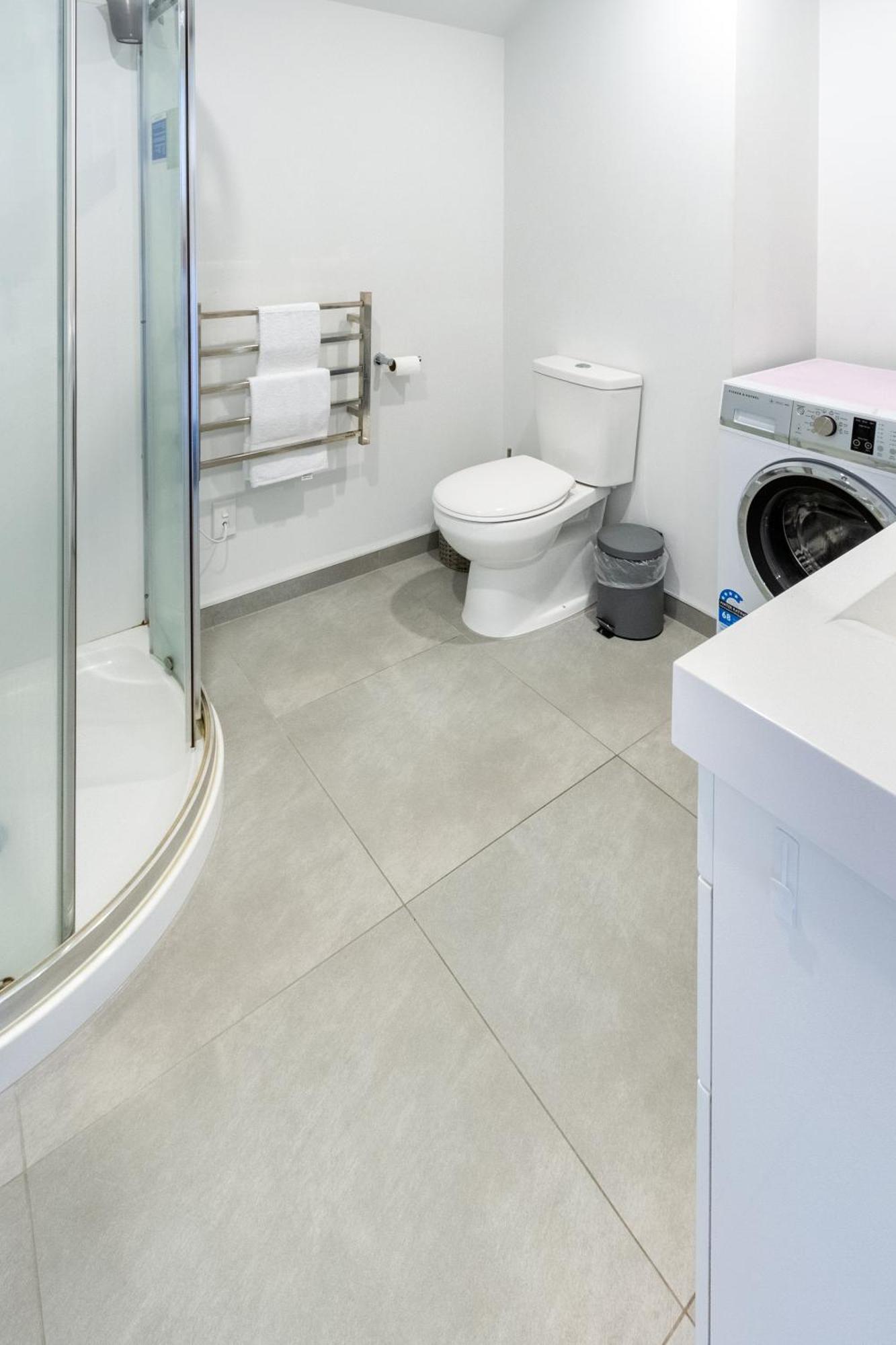 Apartment Central City Comfort: 2 Bedroom Gem W/free Carpark Christchurch