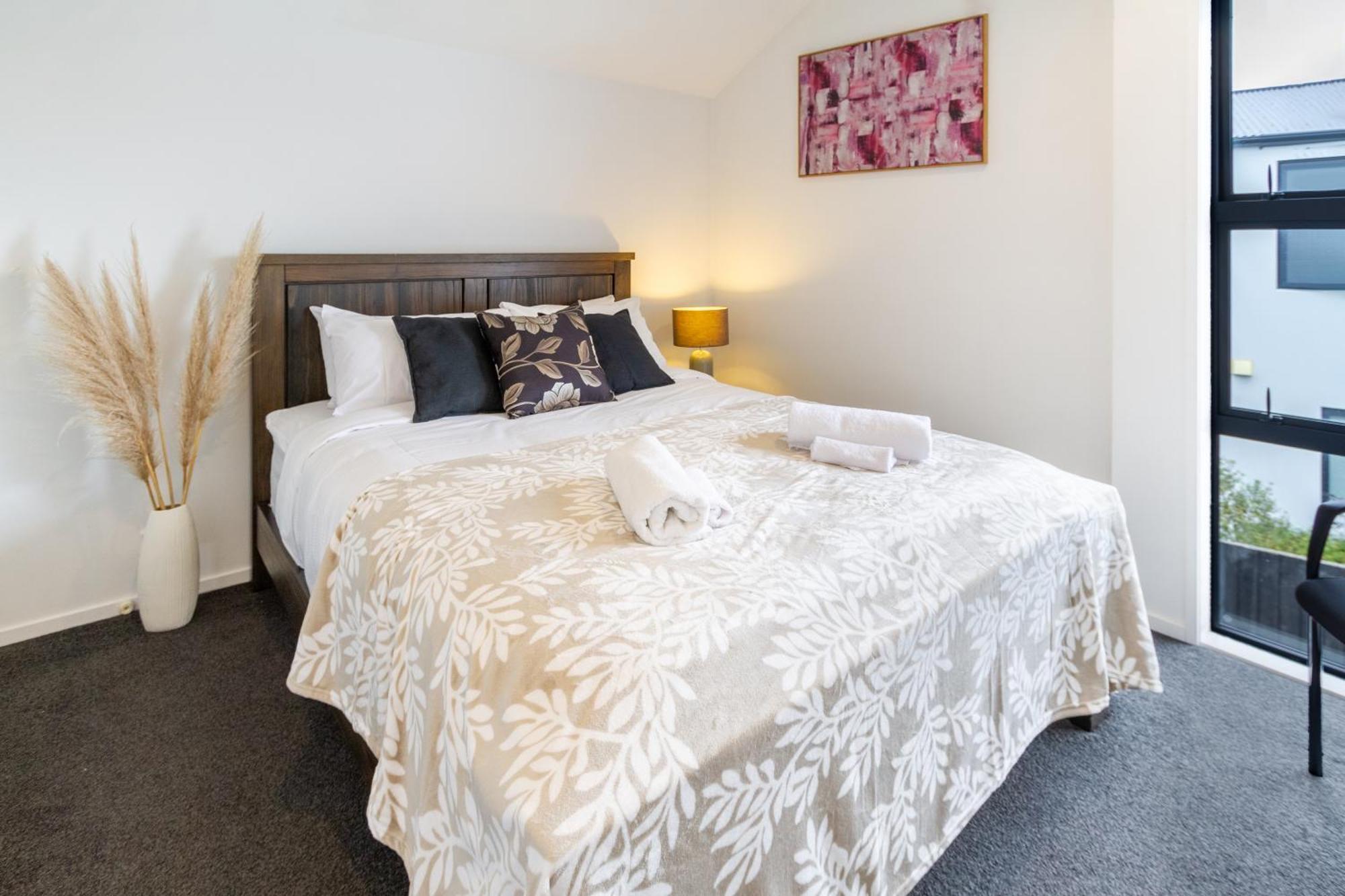 Apartment Central City Comfort: 2 Bedroom Gem W/free Carpark