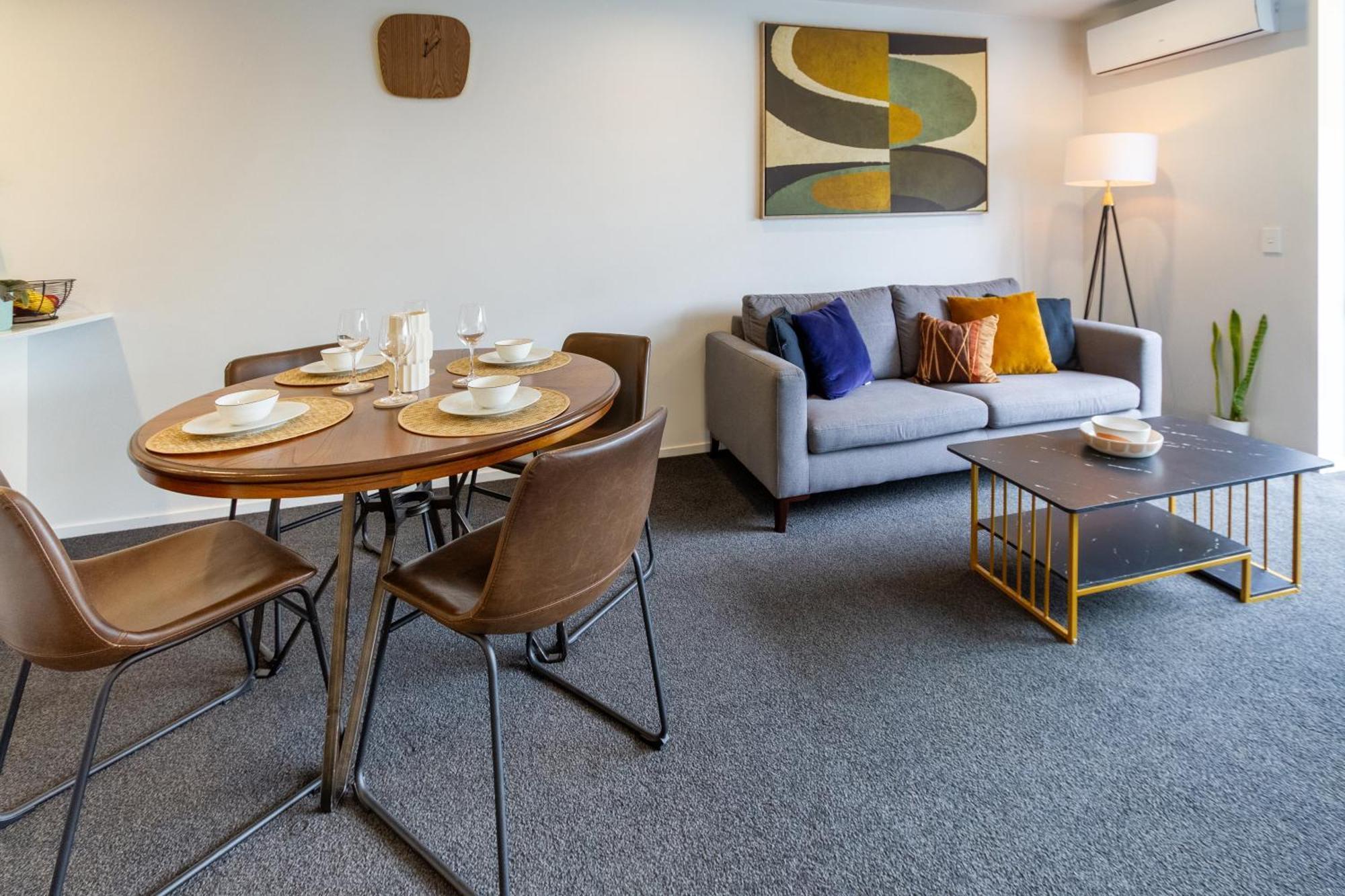 Central City Comfort: 2 Bedroom Gem W/free Carpark Christchurch