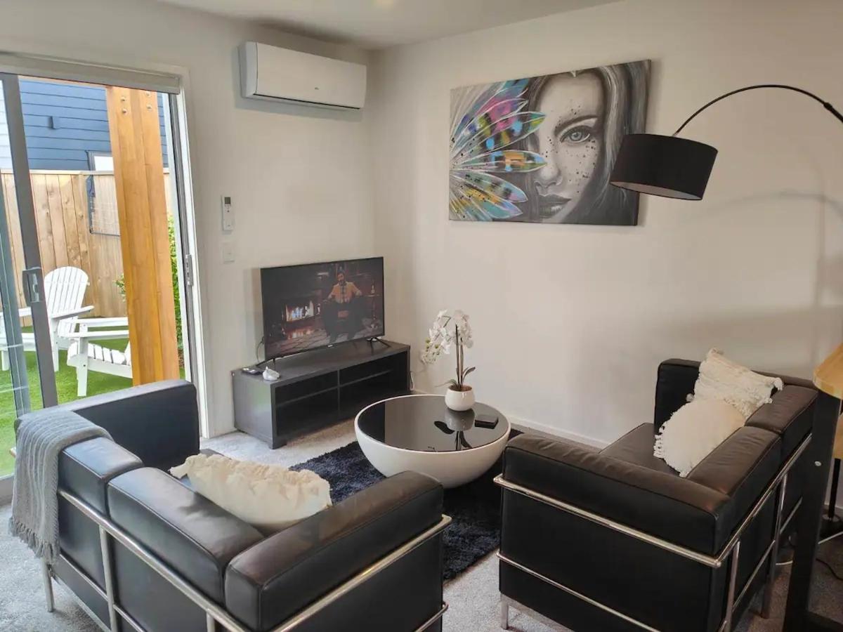 Stylish Townhouse In Centre