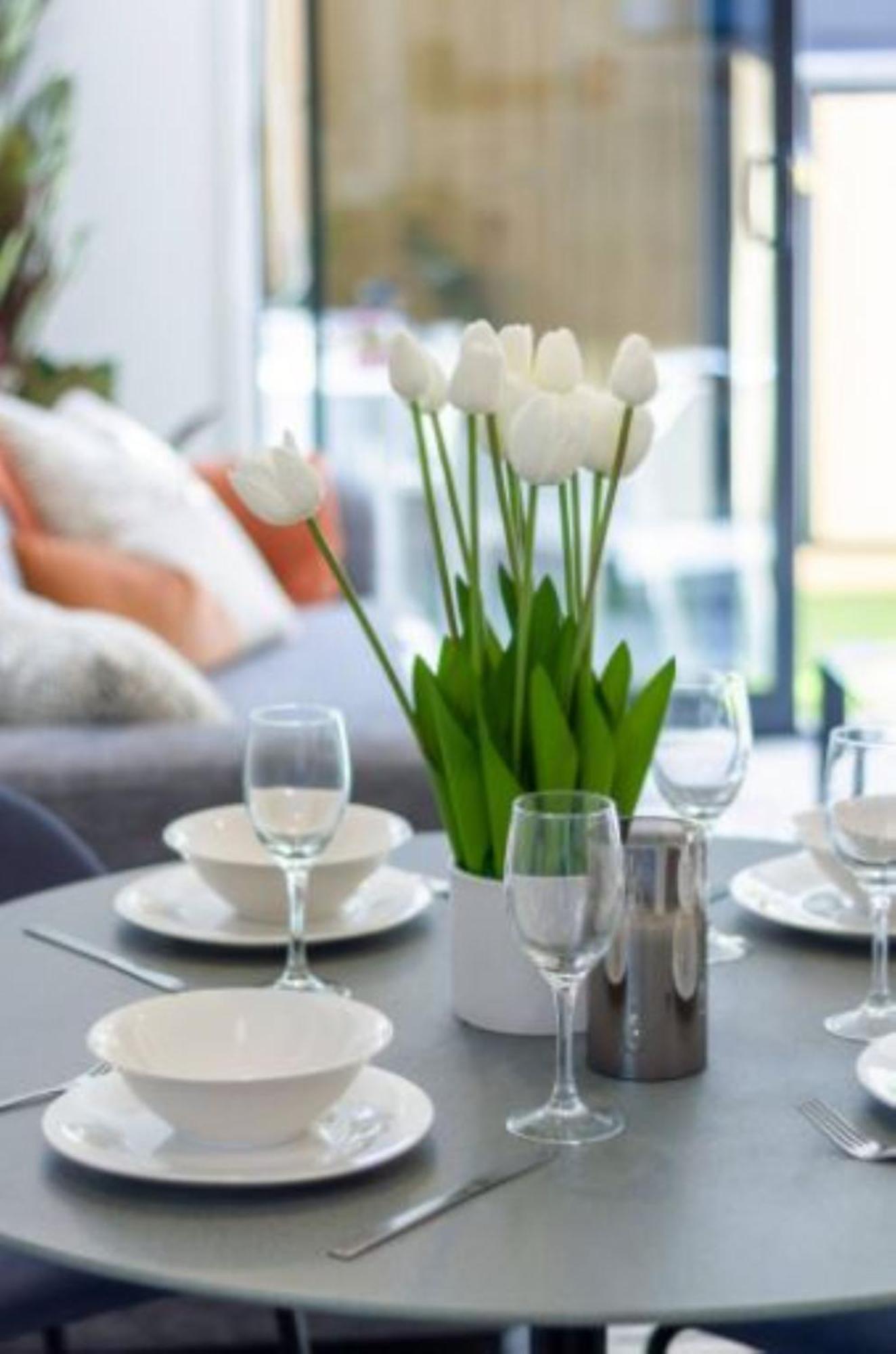 Awaits 2 Bed 2 Bath With Carpark Apartment Christchurch