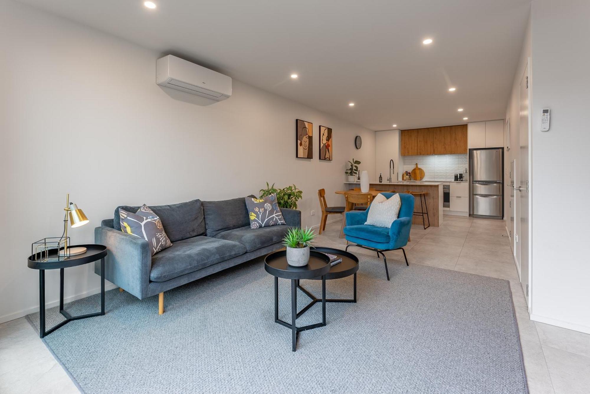 Holiday home Urban Nest - Entire Townhouse And Free Parking *