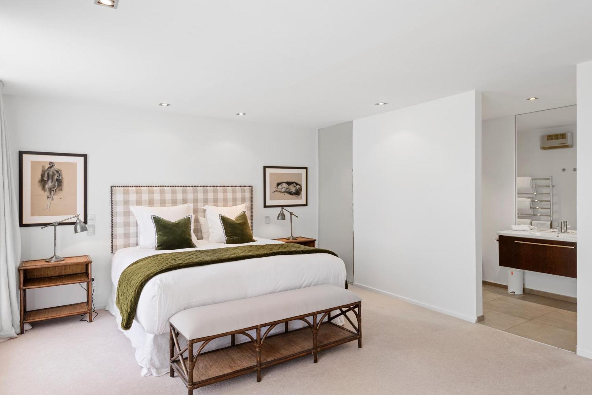 Holly Road Executive Townhouse