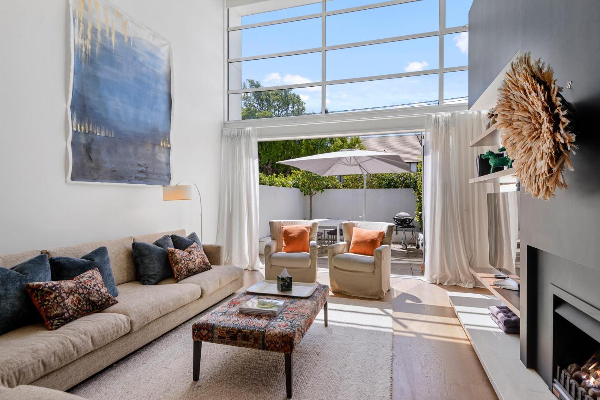 Holly Road Executive Townhouse Christchurch
