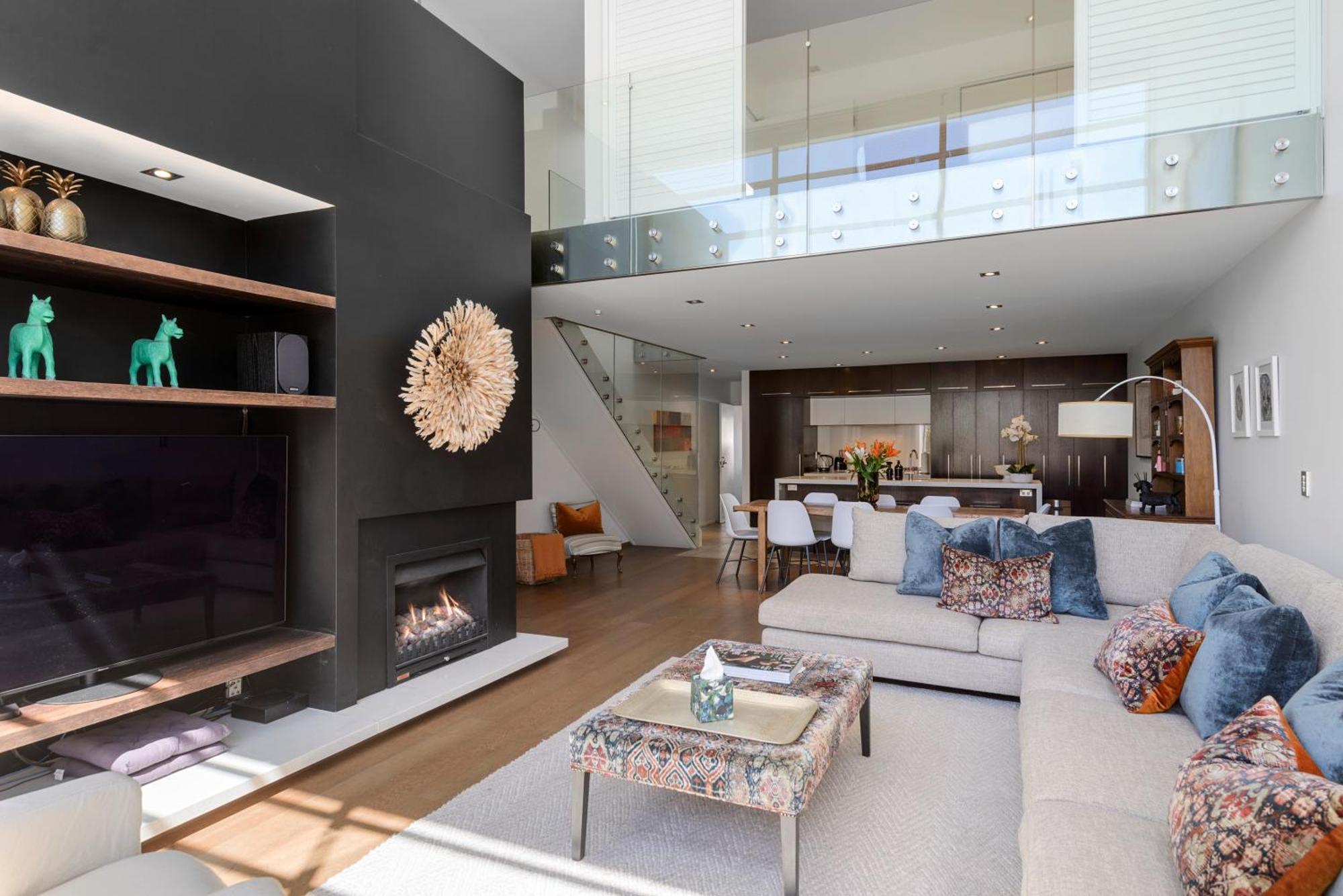 Holly Road Executive Townhouse *