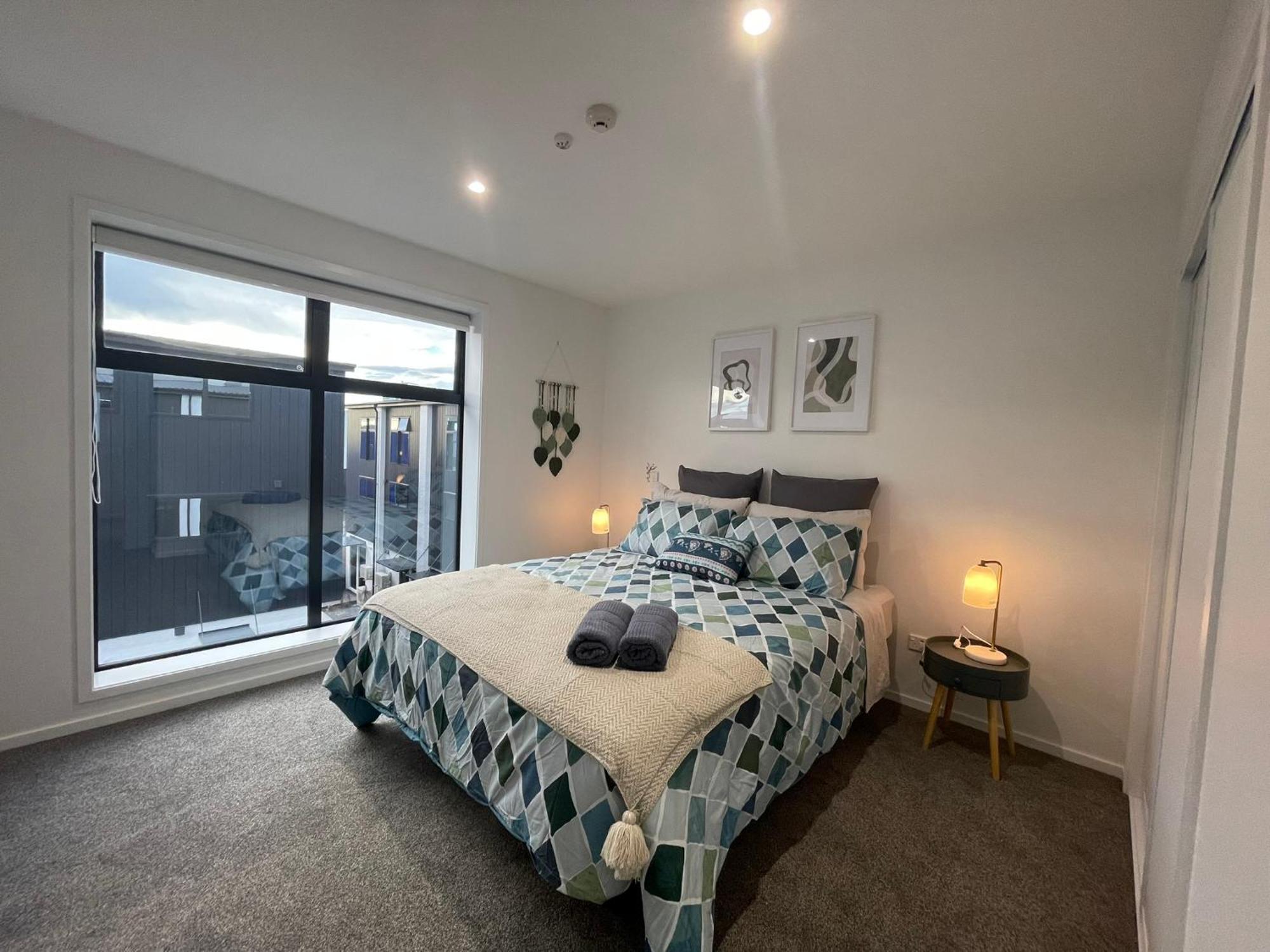 Luxury Cbd 2 Bed Near Riverside Market Free Parking!