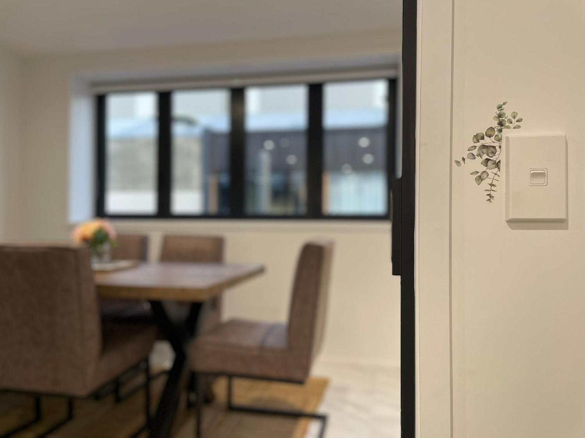 Luxury Cbd 2 Bed Near Riverside Market Free Parking! *