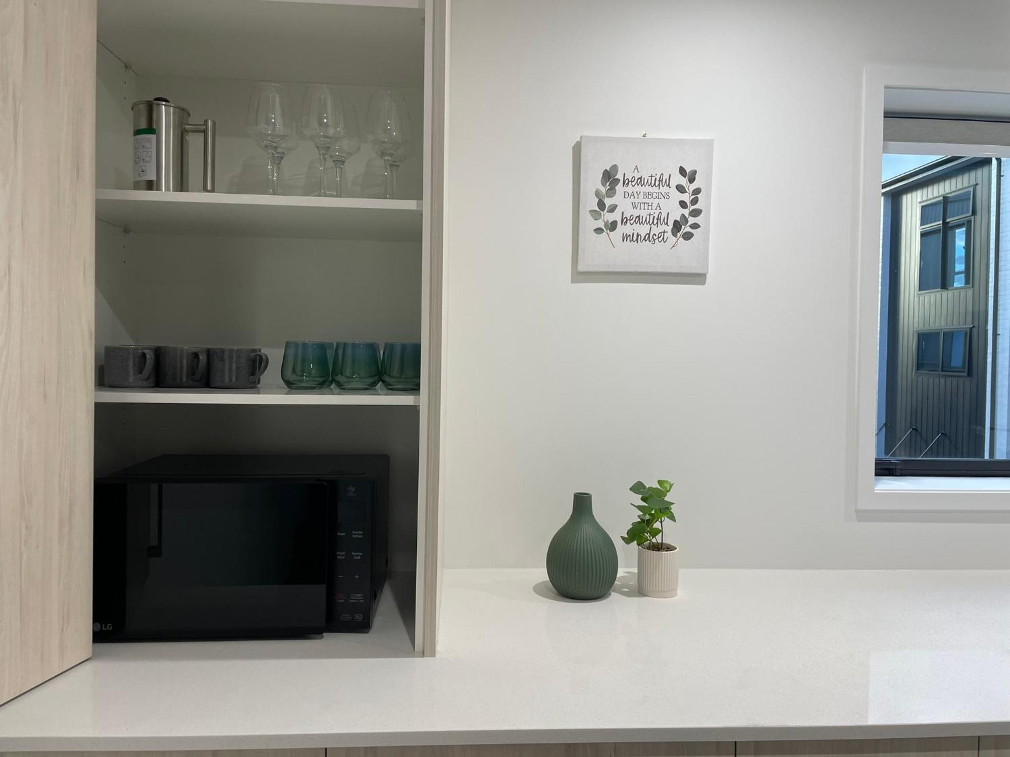 Luxury Cbd 2 Bed Near Riverside Market Free Parking!