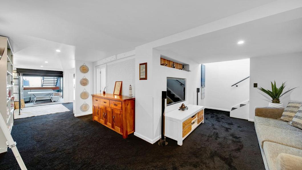 Cass Bay Oceanfront Luxury * Christchurch