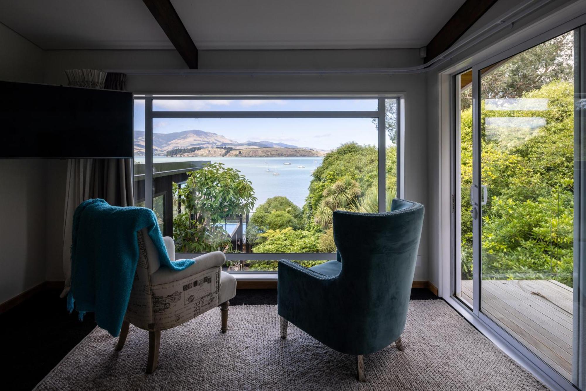 Cass Bay Oceanfront Luxury Holiday home Christchurch