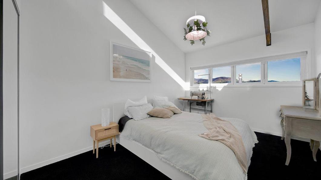 Cass Bay Oceanfront Luxury Christchurch