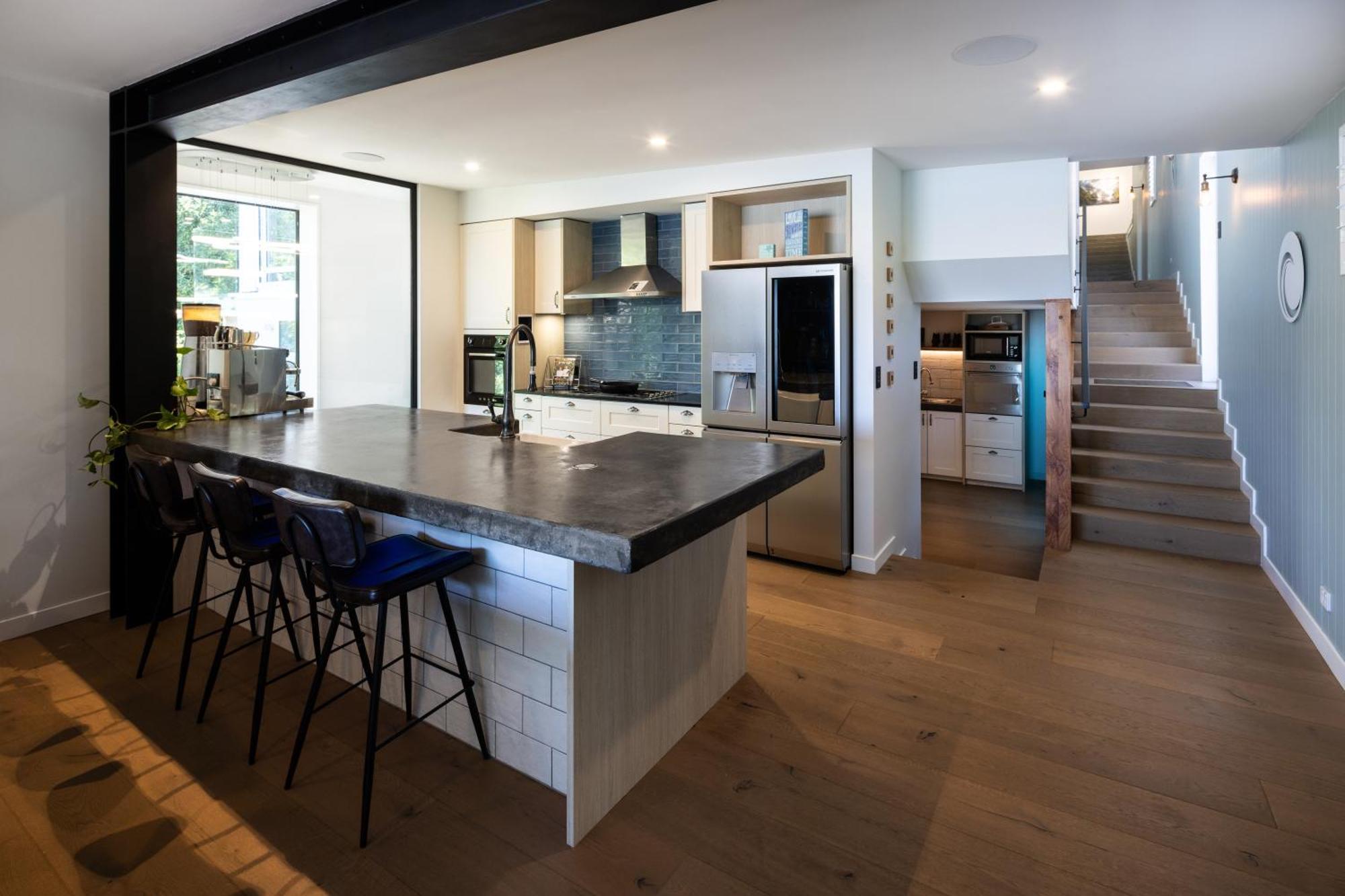 Cass Bay Oceanfront Luxury Holiday home