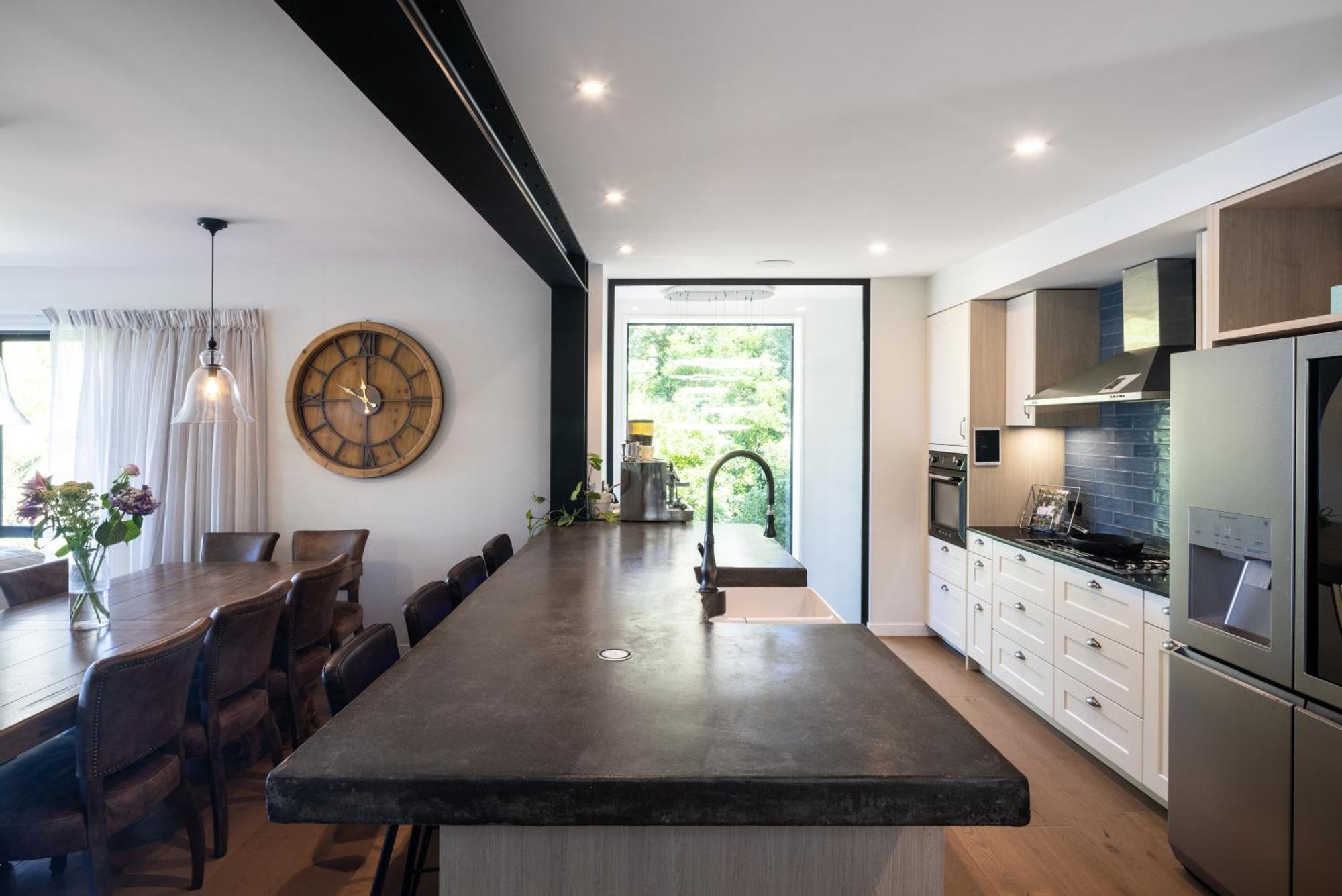 Cass Bay Oceanfront Luxury Holiday home