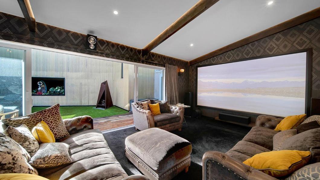 Cass Bay Oceanfront Luxury * Christchurch