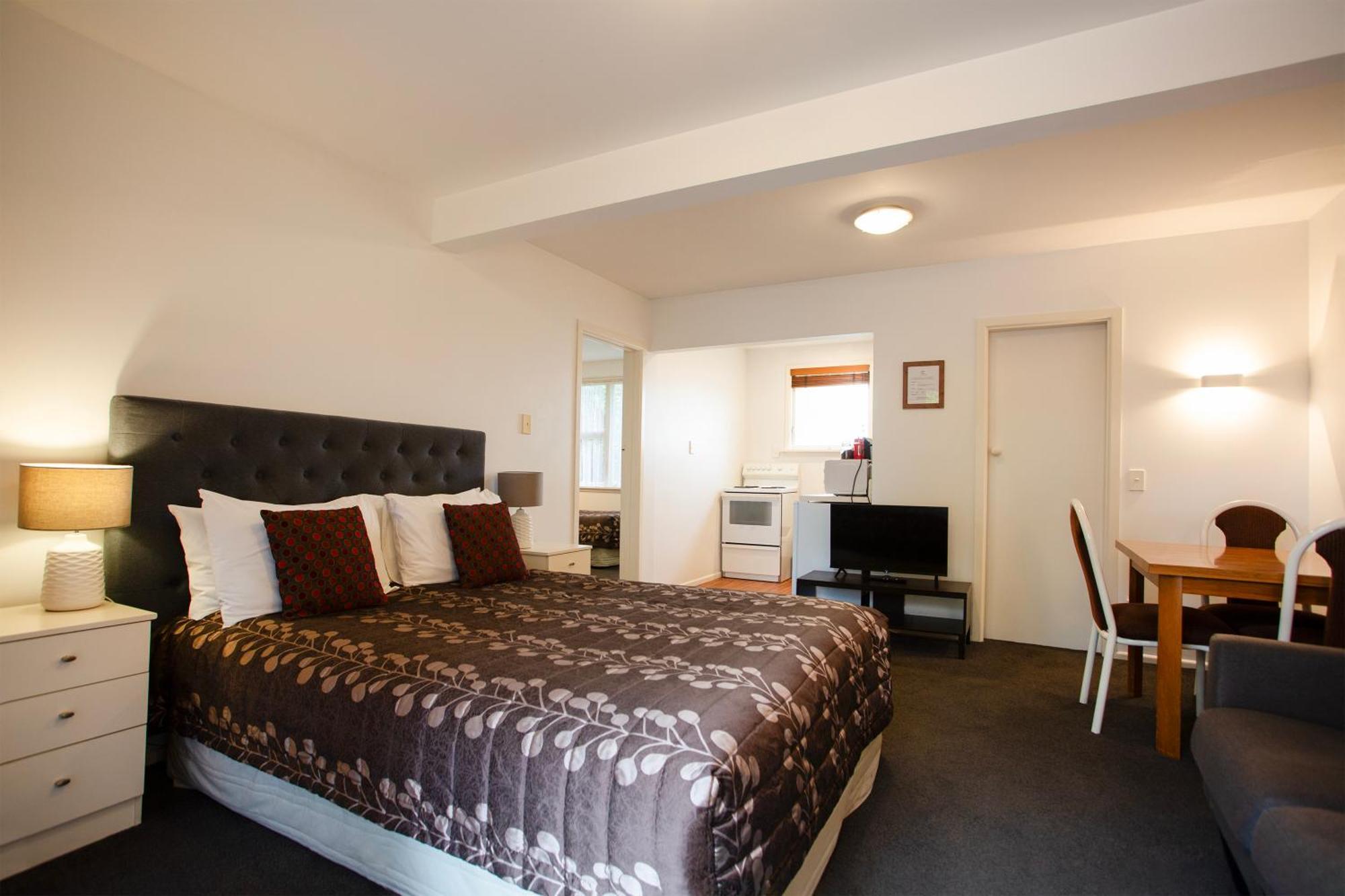 Casino Court Motor Motel 4*