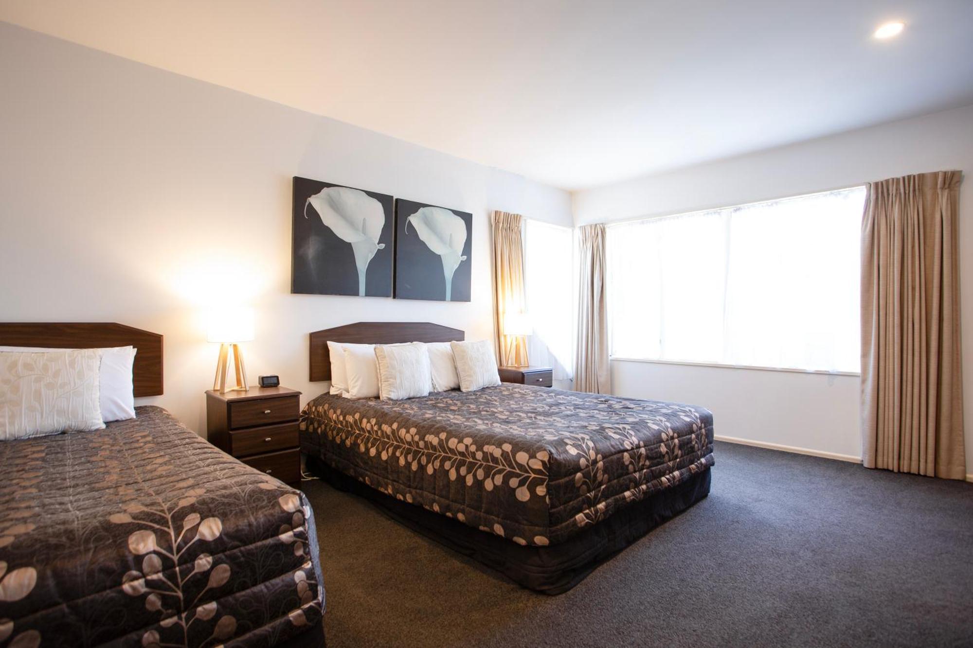 Casino Court Motor Motel 4*