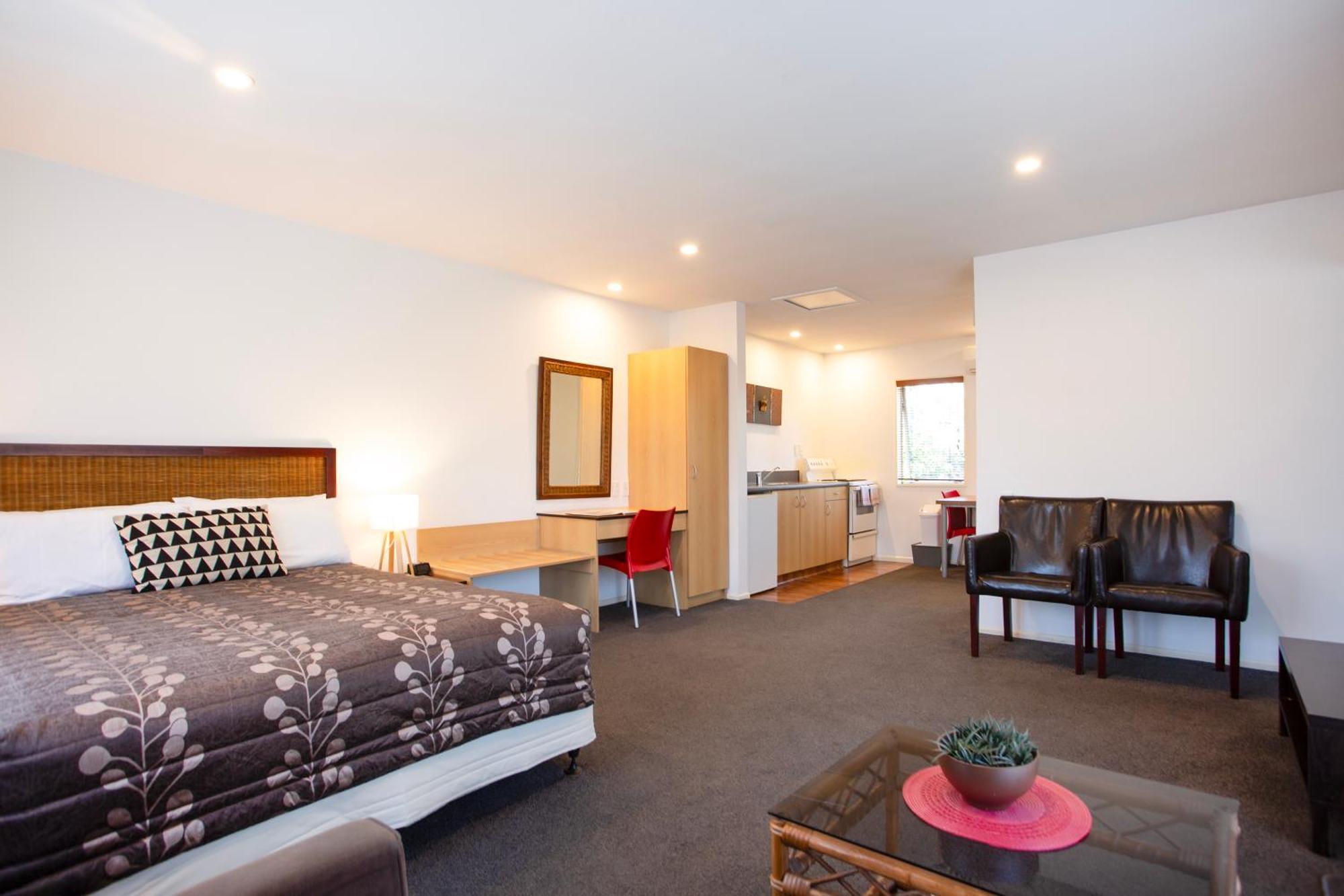 Casino Court Motor Motel 4*